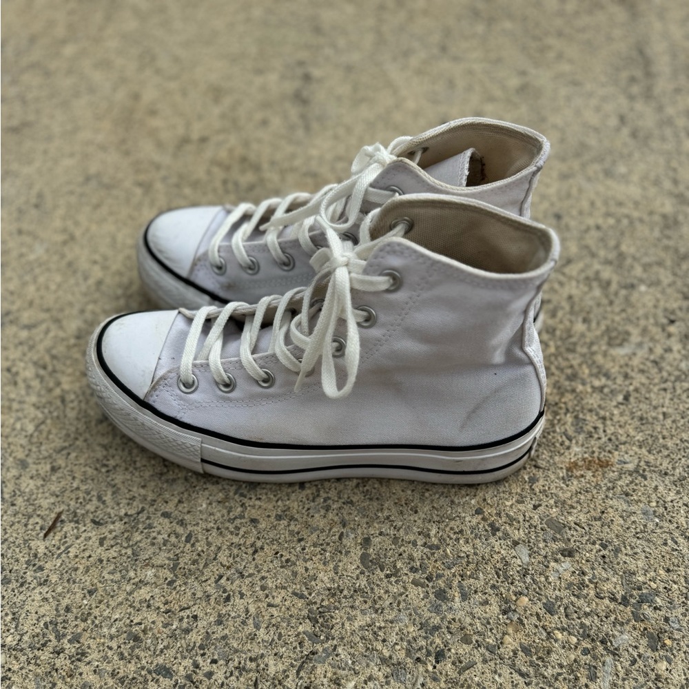 Used White Platform Converse. Women’s 8.5